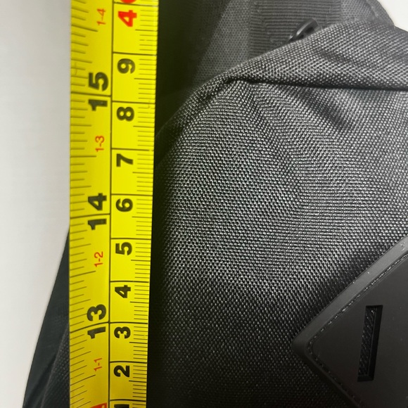 Herschel Supply Co. Heritage Crossbody Shoulder Bag - Picture 11 of 14